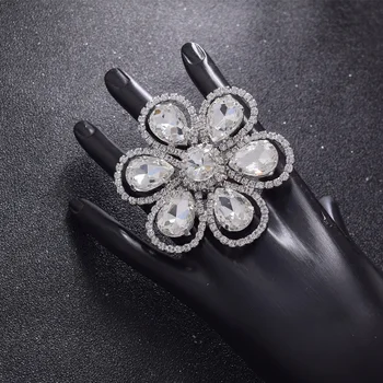 Dobro quanlity sijoče okrasnih crysta luksuzni fazi poročni prstan prstan za ženske, nakit modni reviji stekla strass dekleta darilo